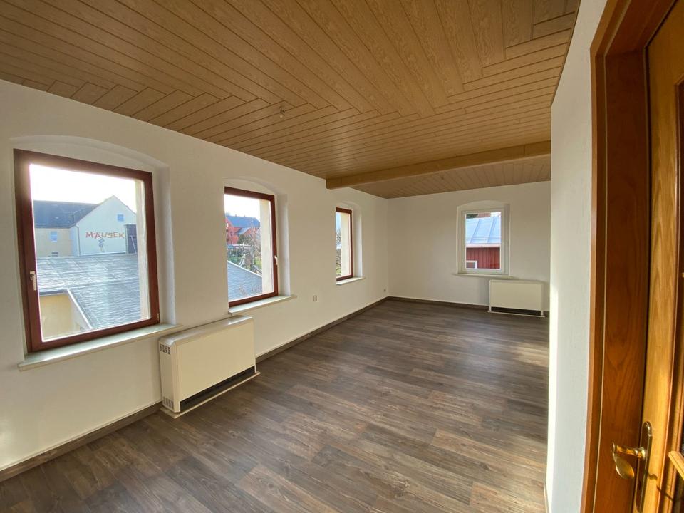 Thumbnail-2 - Raum - Wohnung mit Einbauküche und großem Wohnzimmer