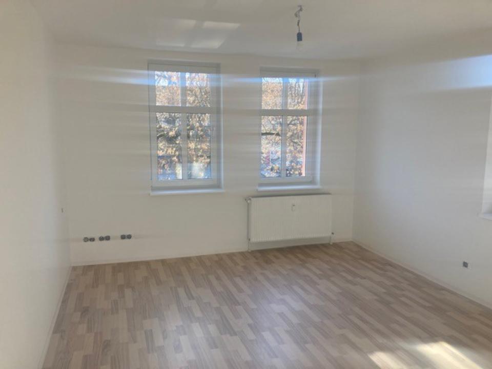 Thumbnail-Renovierte 2-Raum-Wg. (42 qm) in OelsnitzE. zu verm.