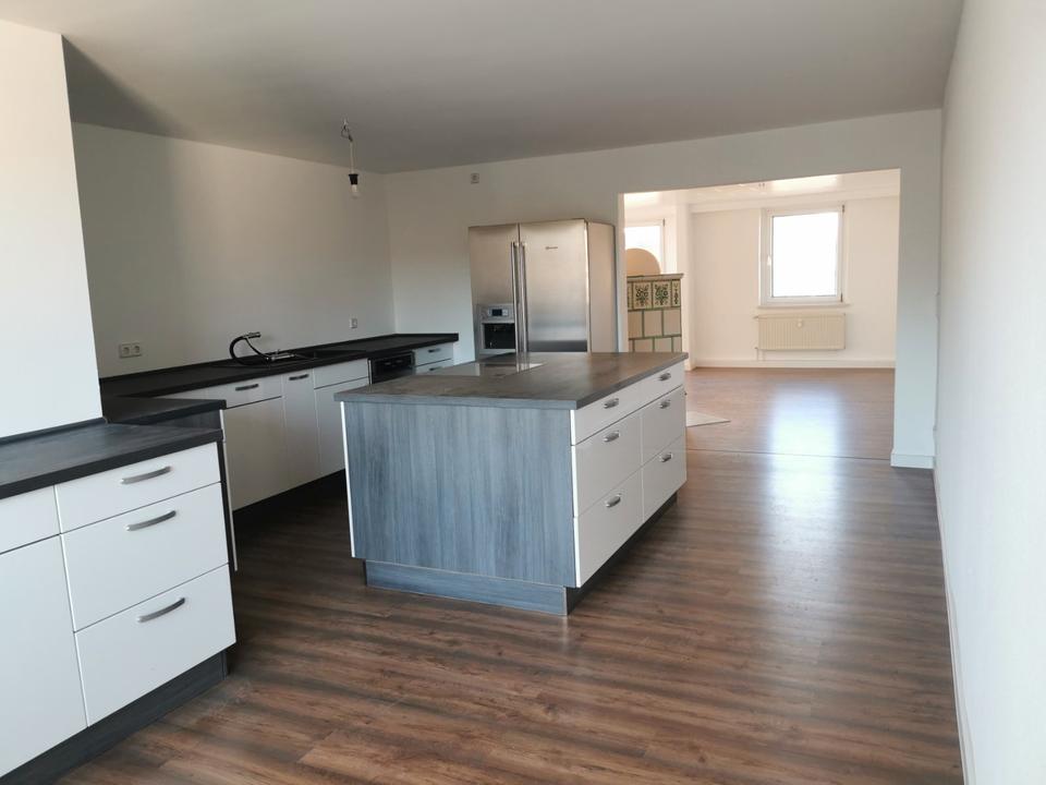 Thumbnail-4-RAUM-WOHNUNG mit Einbauküche Balkon Wanne + Dusche, saniert