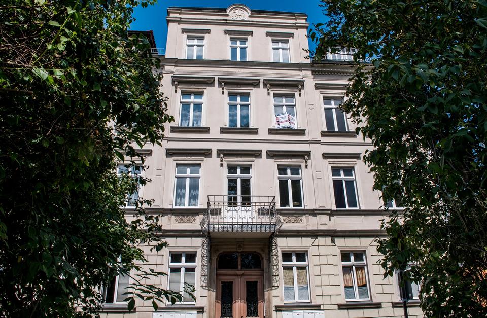 Thumbnail-Für Familien oder als WG! Große 4-Zimmer Wohnung im Altbau mit Garten