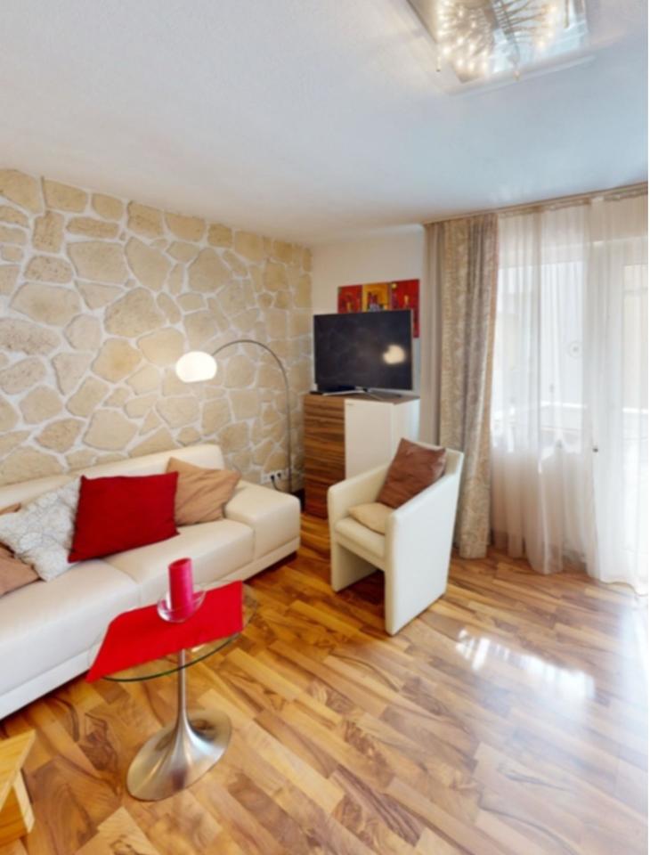 Thumbnail-Helle, freundliche, zentrale Stadtwohnung in Köln mit Süd-Balkon