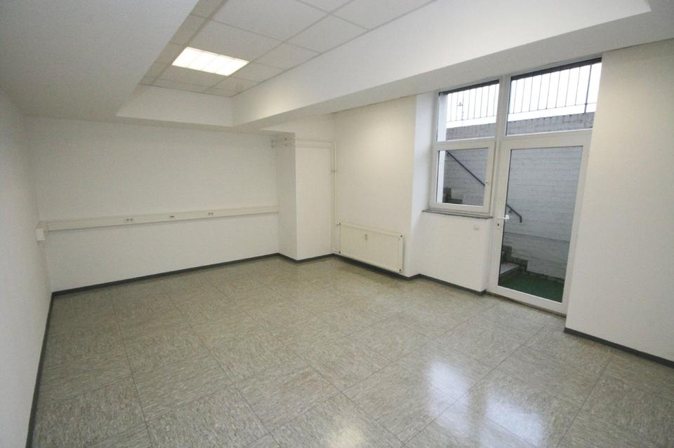 Thumbnail-Büro und Lager in der Waschkaue von Zollverein 4511, heute: Gründungs- und Unternehmenszentrum Triple Z