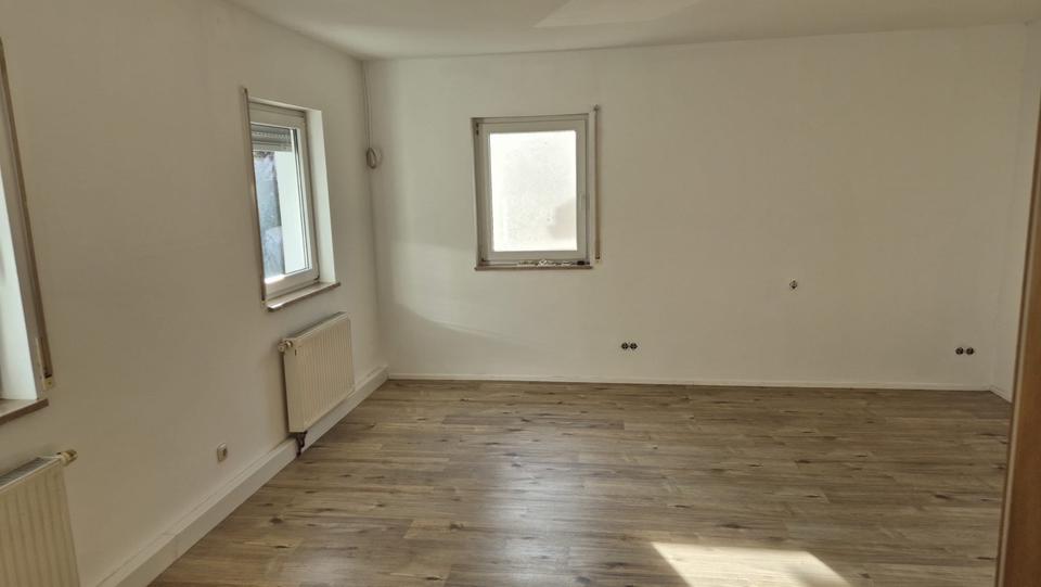 Thumbnail-Attraktive 5-Zimmer-Wohnung mit Balkon in ArtelshofenVorra