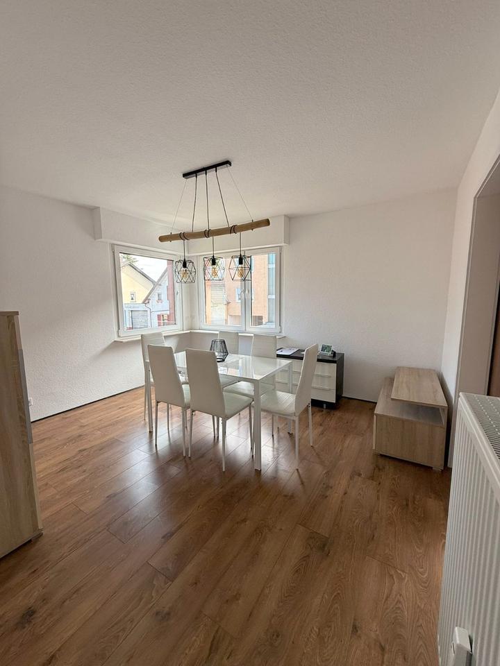 Thumbnail-Moderne 2-Zimmer-Wohnung mit Einbauküche – 3-Parteienhaus in Drei