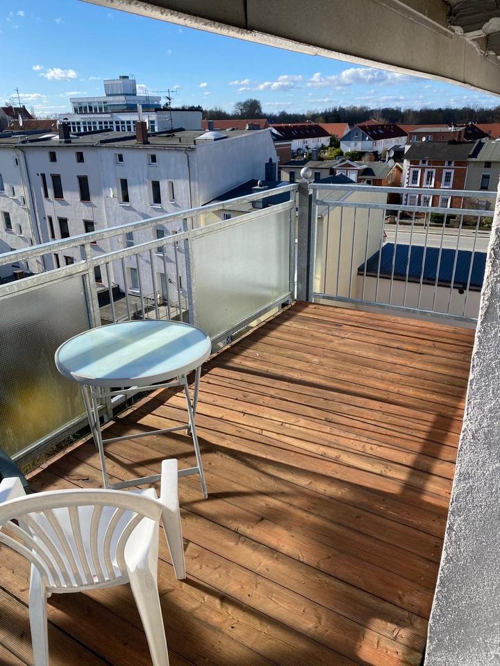 Thumbnail-23554 Lübeck, gemütliche komplett möblierte 1-Zi-DG-Wohnung