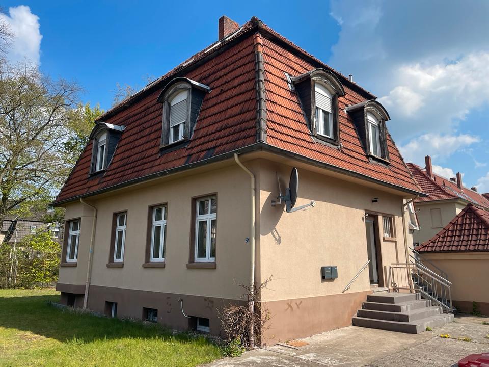 Thumbnail-Zweifamilienhaus in Dinslaken: 11 Zimmer, 4 Bäder, provisionsfrei