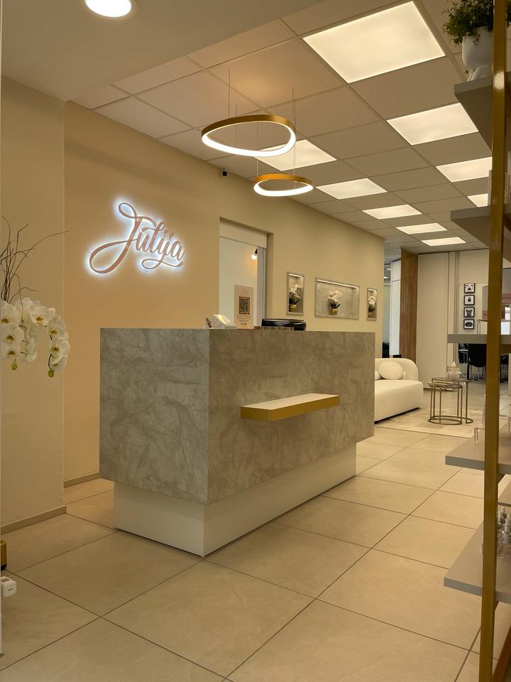 Thumbnail-Beauty-Raum zu vermieten in neu renoviertem Premium-Salon (200qm)