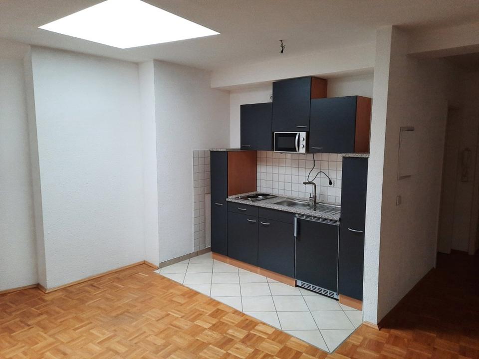 Thumbnail-Tolle 2-Raumwohnung mit Echtholzparkett und neuer Einbauküche in der Innenstadt von Halle