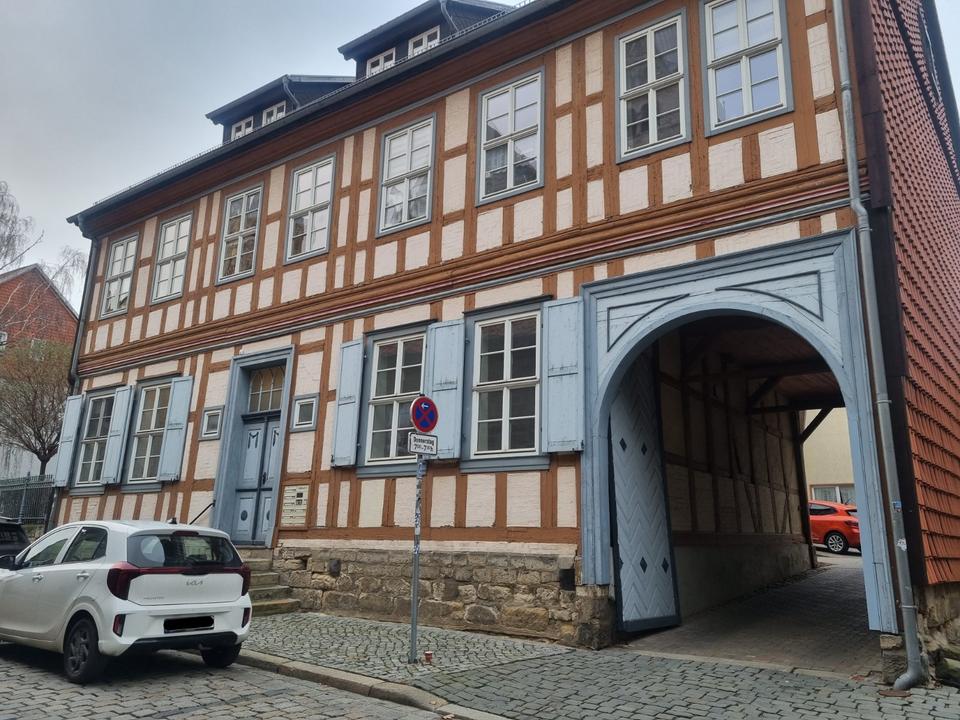 Thumbnail-Komfortable 2-Zimmer-Wohnung im Erdgeschoss mit Einbauküche und Abstellraum in zentraler Lage