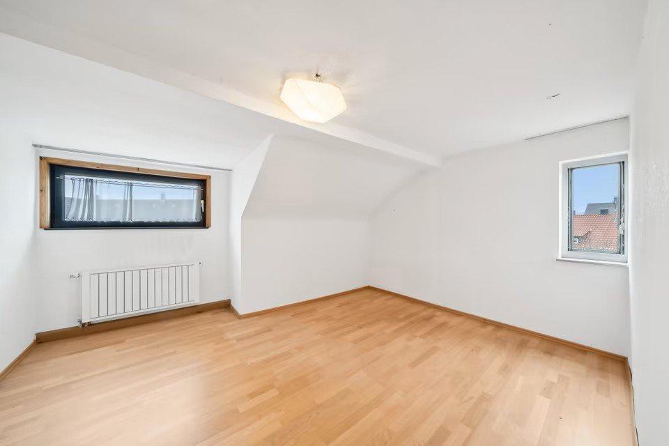 Thumbnail-2-Zimmer-Wohnung DG, EBK, 60 qm, Zentrum