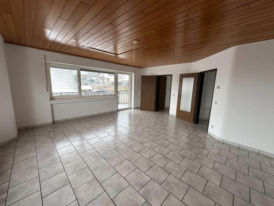 Thumbnail-Helle 3 Zimmer Wohnung mit 2 Balkone in BM Oberaußem, 91 m²