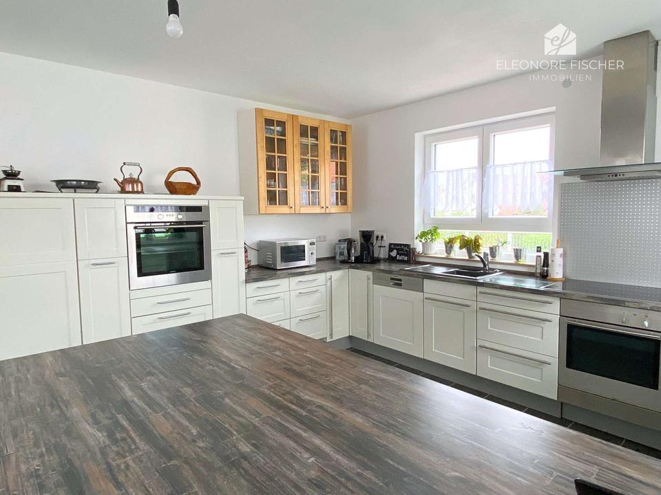 Thumbnail-Neuwertiges Einfamilienhaus mit moderner Raumaufteilung und großer Einbauküche