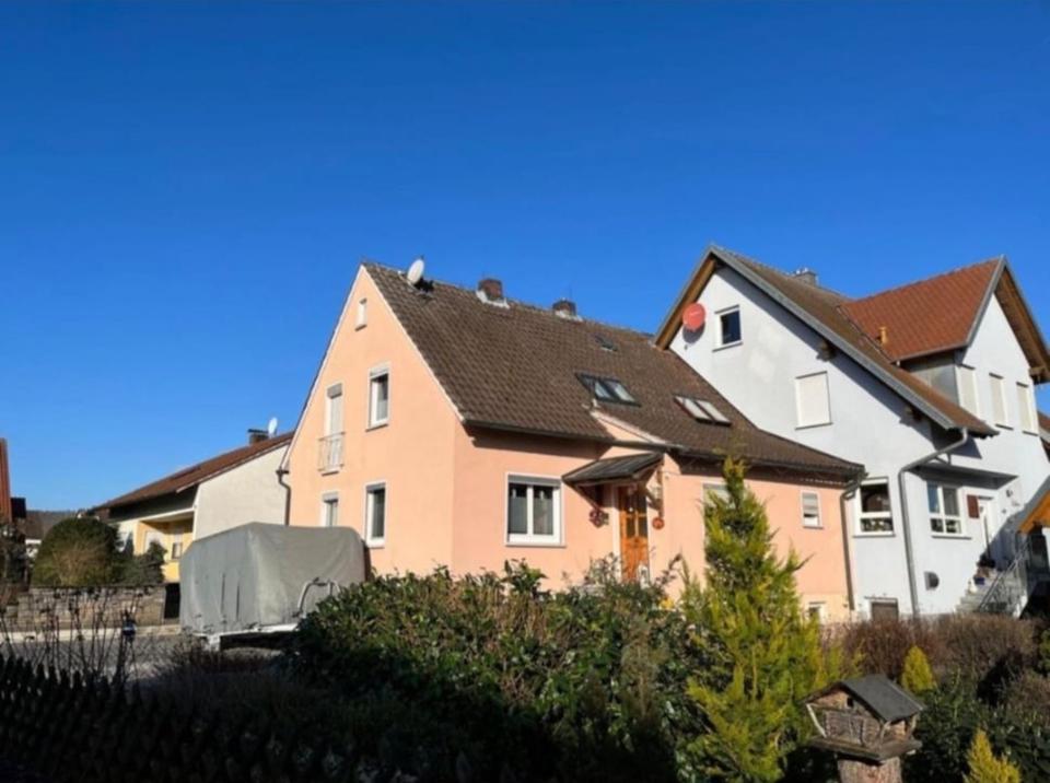 Thumbnail-Großzügige 5,5 Zimmer-Wohnung mit Terrasse & Garten