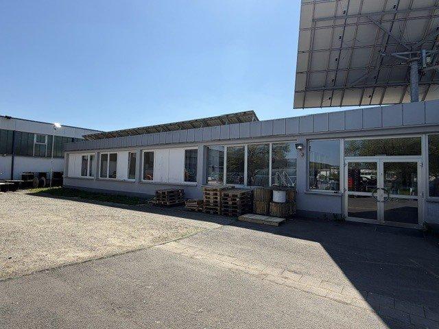 Thumbnail-Moderne Bürofläche in Schmelz - 254 m² vielseitig nutzbar mit Freifläche und Stellplätzen