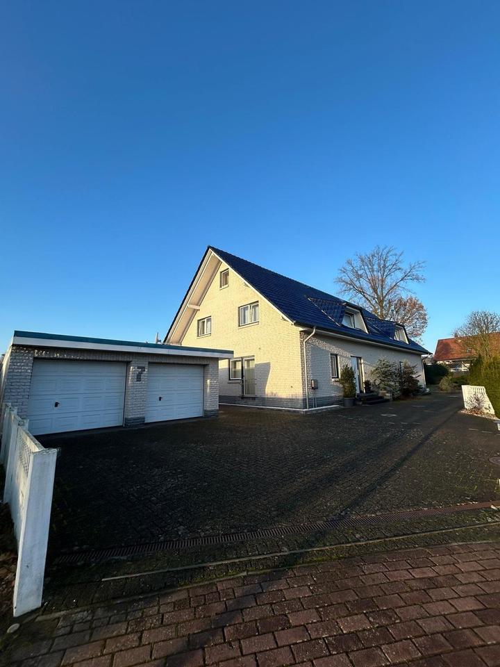 Thumbnail-Charmantes Doppelhaus in zentraler Lage mit Garten und Garage