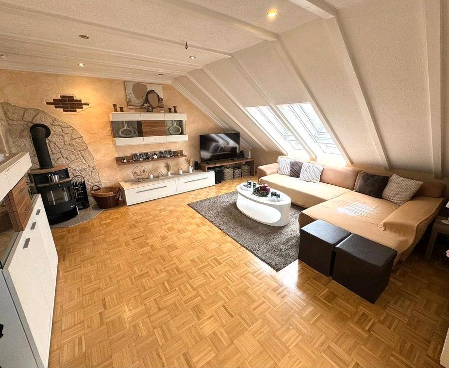 Thumbnail-Großzügige 5 Zimmer-Dachgeschosswohnung mit mediterranen Flair