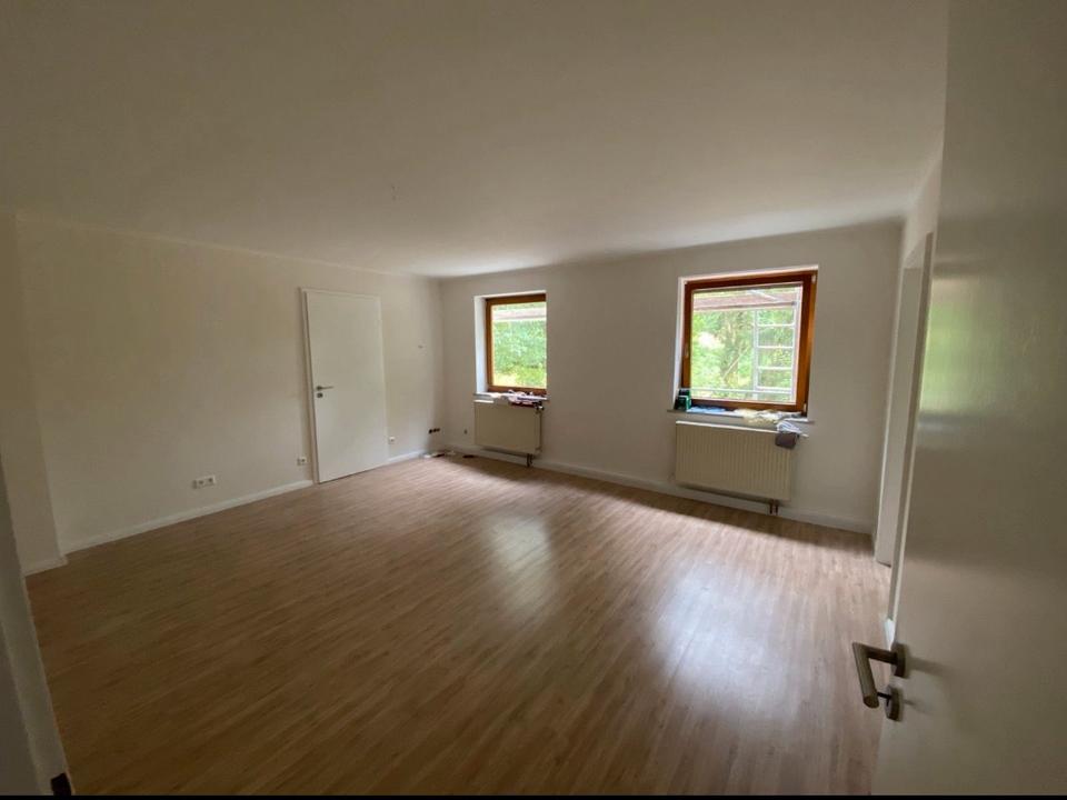 Thumbnail-Privisionsfreie, helle 3,5 Zimmer Whg. renoviert zu vermieten
