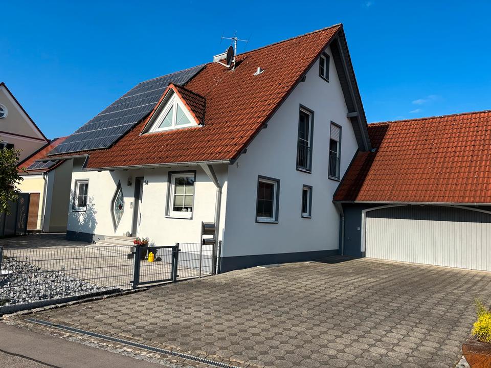 Thumbnail-Modernes Einfamilienhaus mit schönem Garten