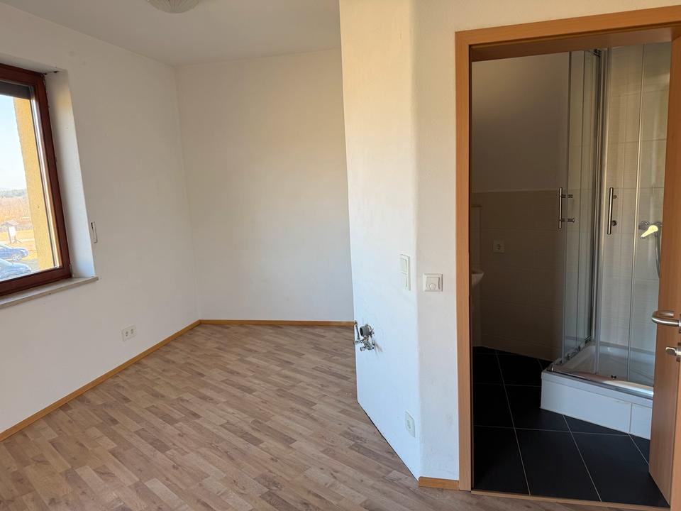 Thumbnail-65qm Zimmer Wohnung mit Balkon im Gelben Haus Veitlahm