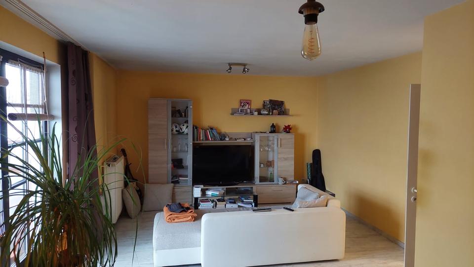 Thumbnail-2-Zimmer-Wohnung mit Balkon, Einbauküche und Stellplatz