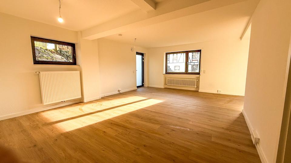 Thumbnail-Großzügige Erdgeschosswohnung mit Terrasse und Garten