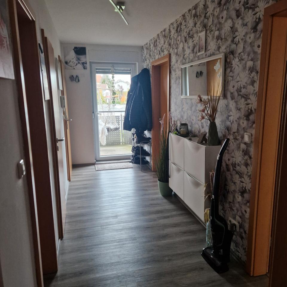 Thumbnail-Helle 4-Zimmer-Wohnung in Heuchelheim mit Terrasse