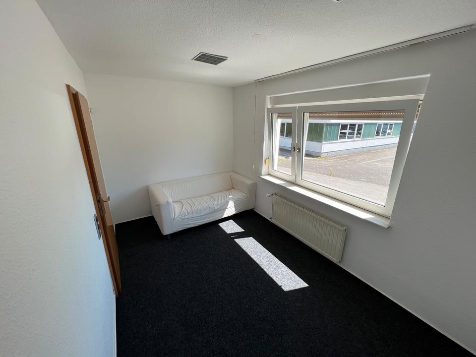 Thumbnail-Helle Büroräume 77 m² in Halver, All-Inklusive, 4 Stellplätzen