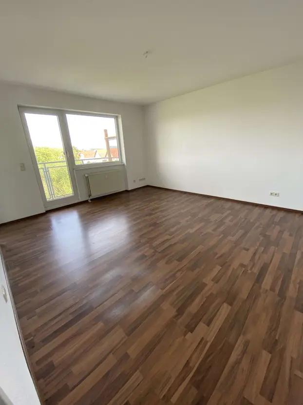 Thumbnail-Große 1 Zimmer Wohnung mit Balkon