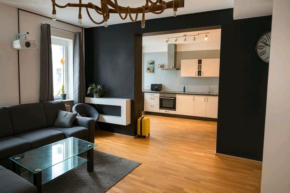 Thumbnail-Helle 4-Zimmer Wohnung, neu saniert, Stadtmitte mit Balkon 12m2