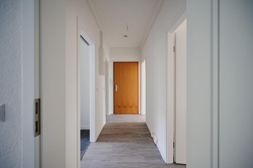 Thumbnail-Helle & großzügige 4-Raum-Wohnung mit Balkon