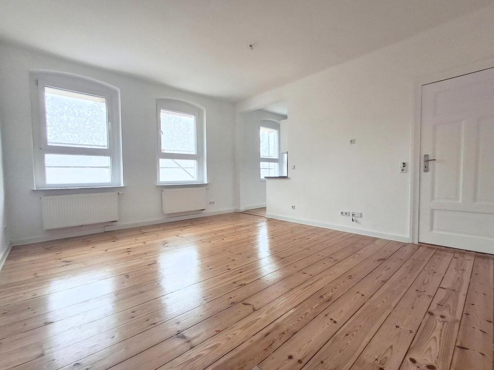 Thumbnail-Attraktive 2-Zimmer-Wohnung mit EBK in Eberswalde – 47 m² im 3. OG mit Dielenboden & modernem Bad