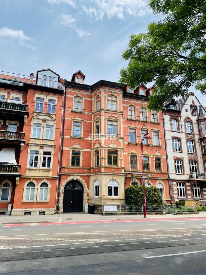 Thumbnail-antaris Immobilien GmbH **Altbau mit Charakter: 5-Zimmer-Wohnung mit Balkon &Charme–Viel Potenzial**