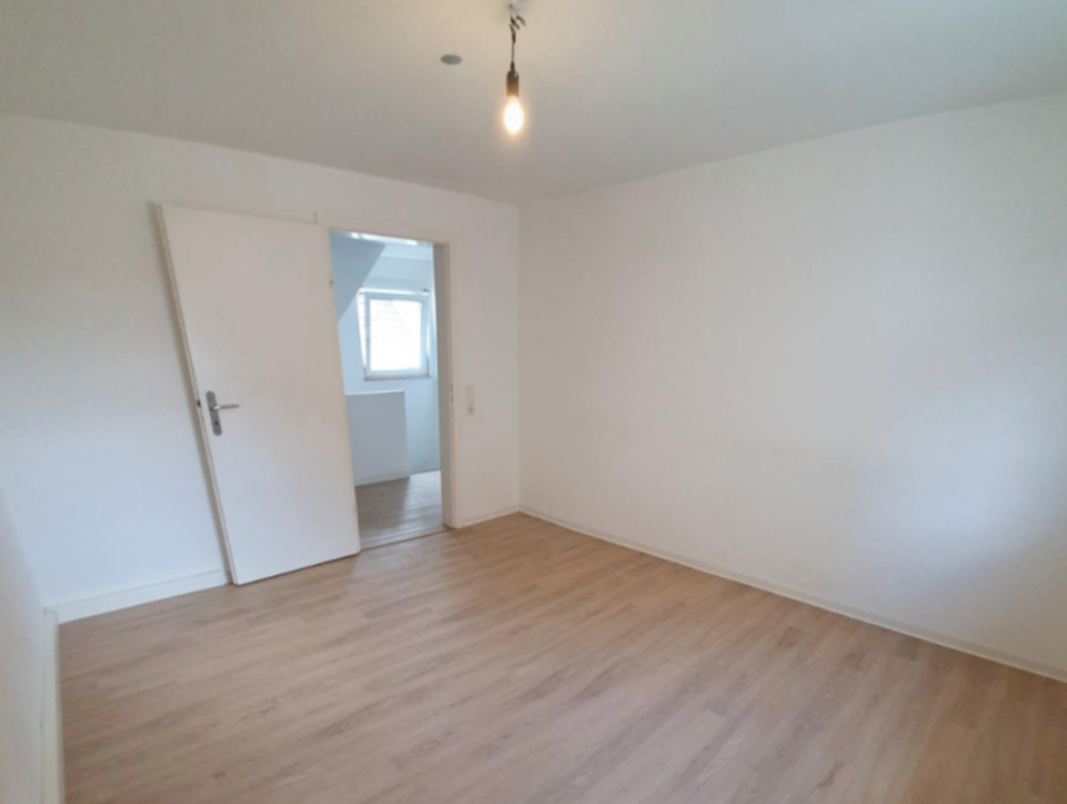 Thumbnail-3 schöne WG-Zimmer in Haus in Untertürkheim