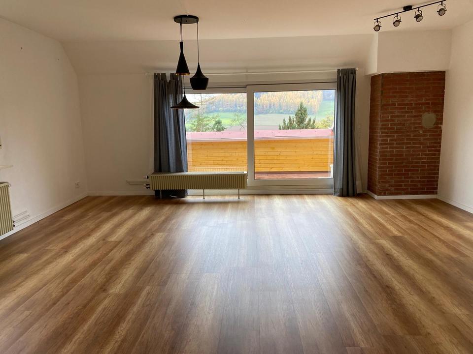 Thumbnail-Schöne Dachgeschosswohnung mit Loggia - bezugsfertig ab sofort