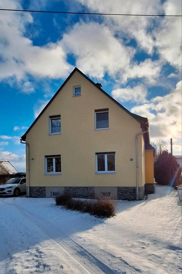 Thumbnail-teilrenovierte 4-Zimmer Wohnung im EG für Familien geeignet