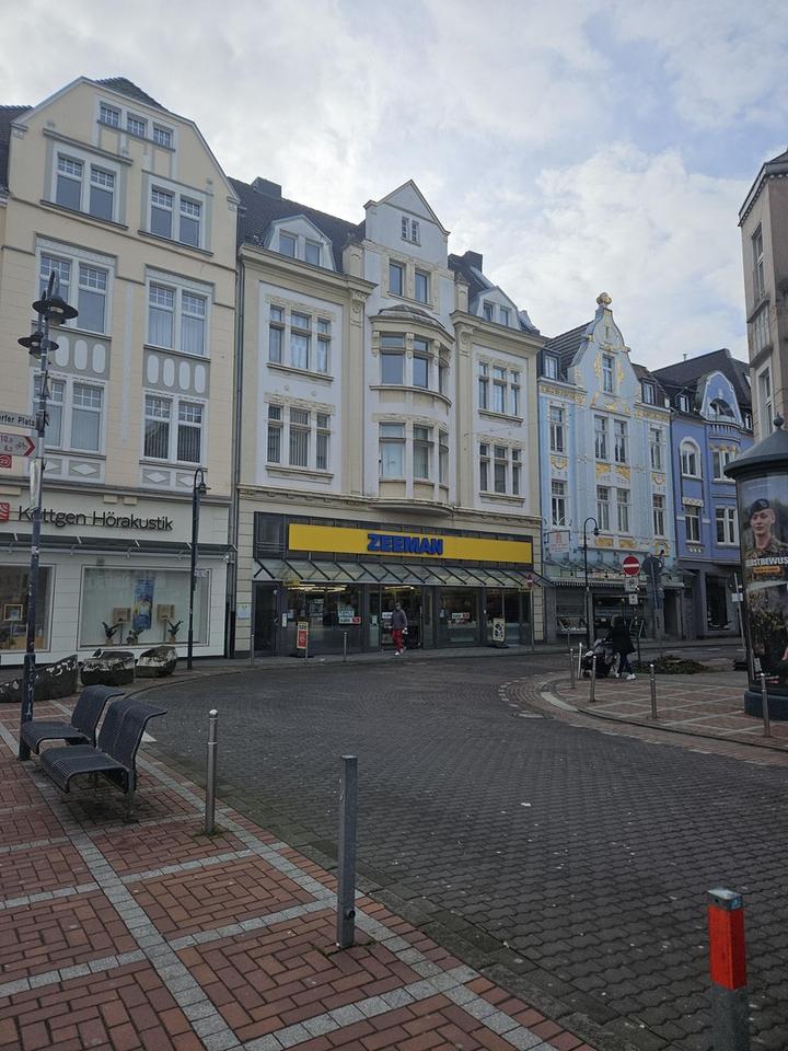Thumbnail-Renovierte 4-Zimmer-Wohnung mit Einbauküche in Top-Lage – Leverkusen Wiesdorf, Hauptstraße 67