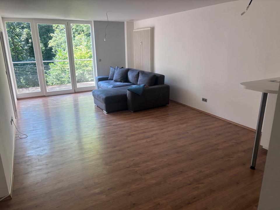 Thumbnail-2,5 Zimmer Wohnung mit Balkon und EBK zur Einzelanmietung