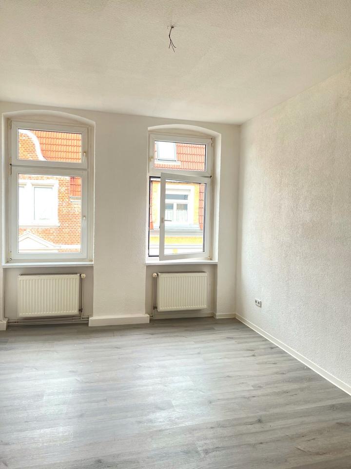 Thumbnail-geräumige 2 Zi WHG mit Tageslichtbad