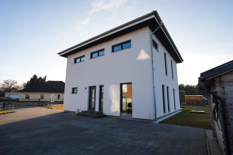 Thumbnail-Einfamilienhaus in Seenähe