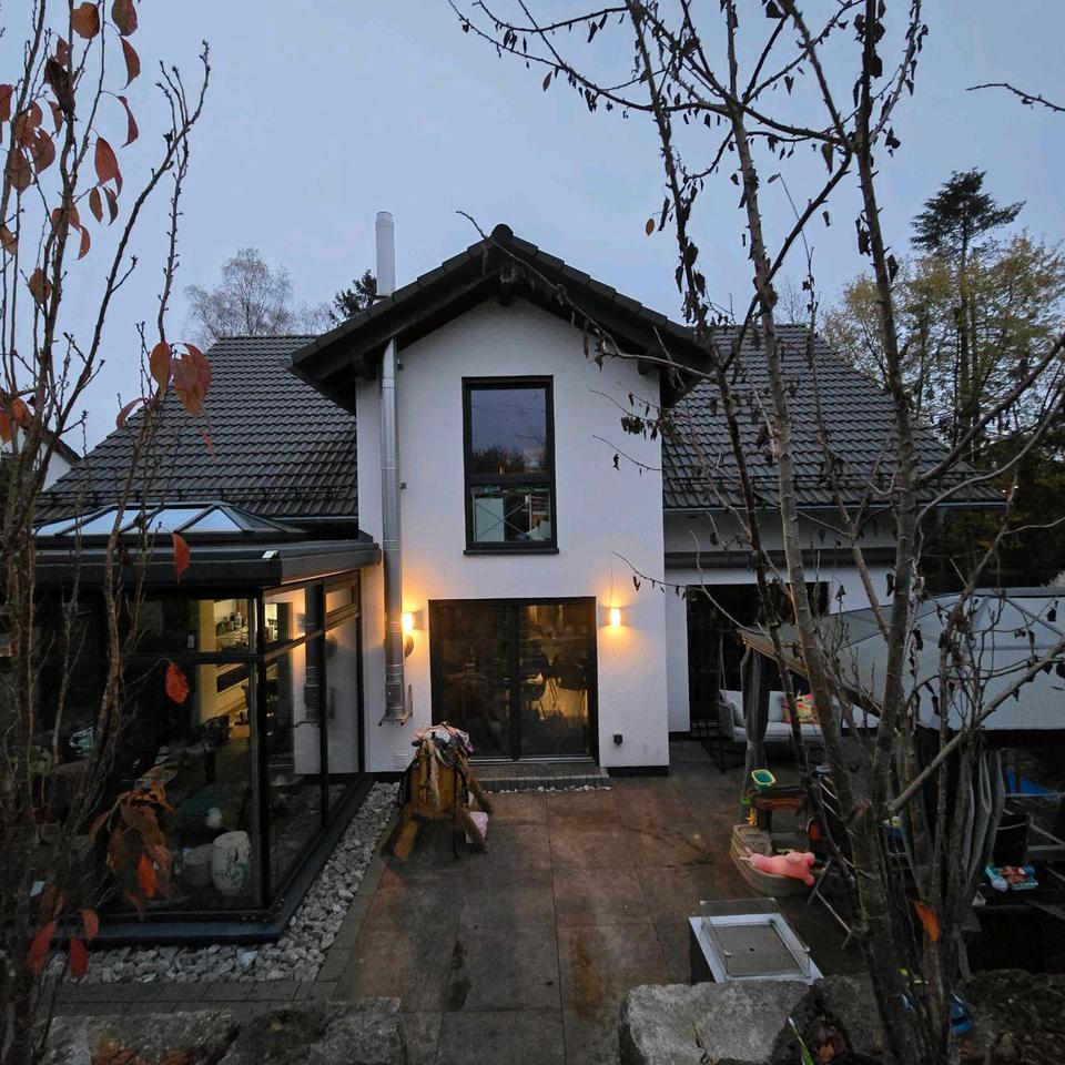 Thumbnail-Einfamilienhaus mit Wintergarten in familienfreundlicher Lage
