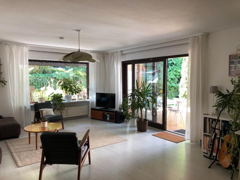 Thumbnail-Wunderschönes Haus 345 qm zwei Wohnungen Waldrand OF Bieber