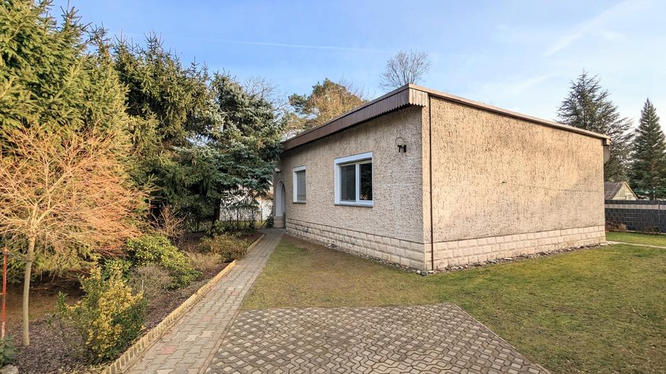 Thumbnail-Bungalow-Einfamilienhaus mit Garage, Werkstatt und großem Garten