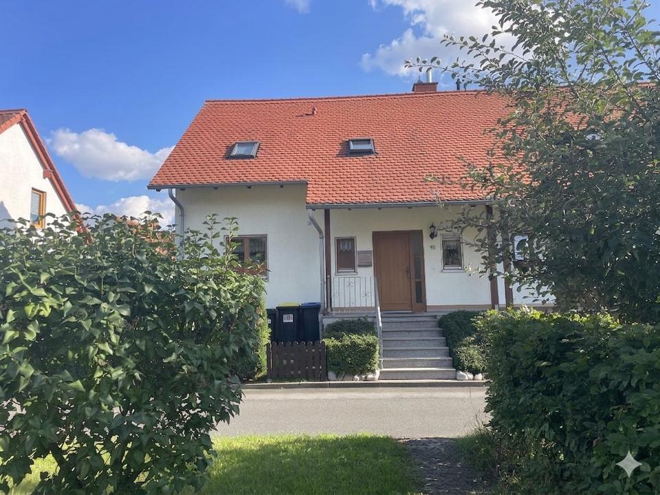 Thumbnail-DHH 5 Zi | 102 m² | neue Heizung 2023 | voll unterkellert | ruhig