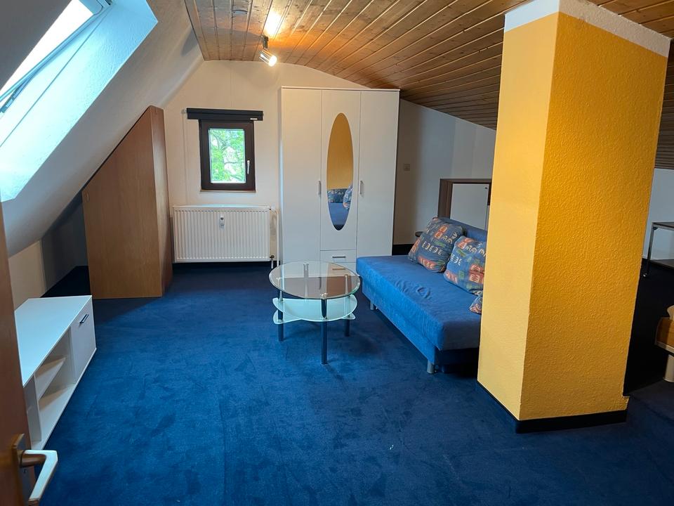Thumbnail-Möblierte DG-Wohnung für Studenten