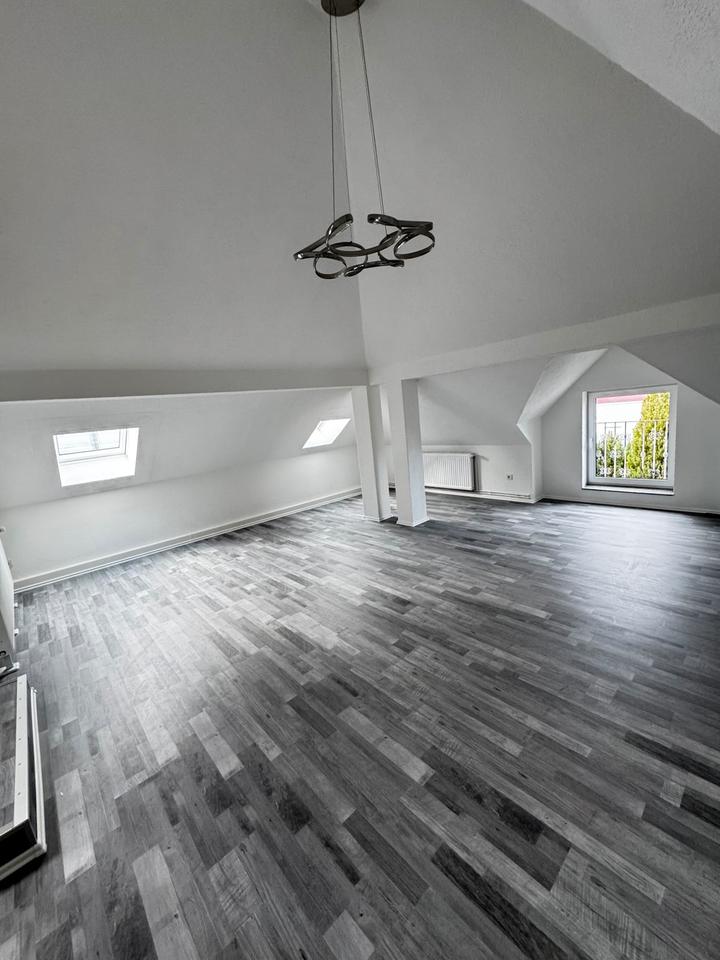 Thumbnail-RENOVIERTE 4 ZIMMER WOHNUNG IN SIEGEN