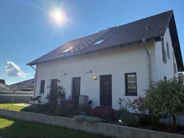 Thumbnail-Doppelhaushälfte zu vermieten