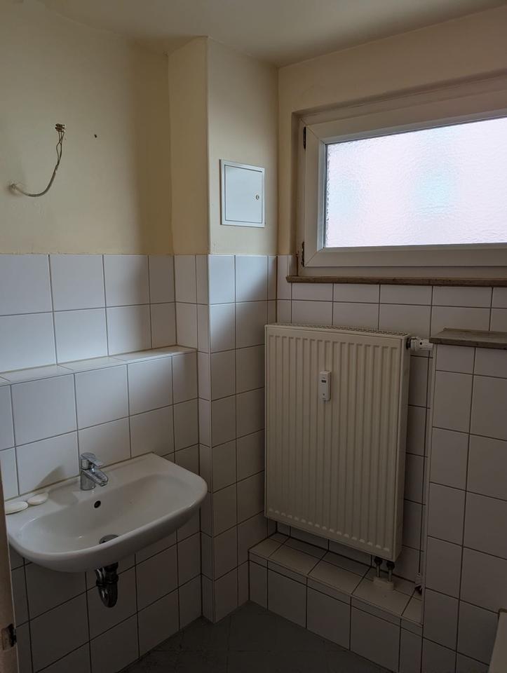 Thumbnail-Moderne frisch renovierte Zwei Zimmer Wohnung (WG tauglich) zu