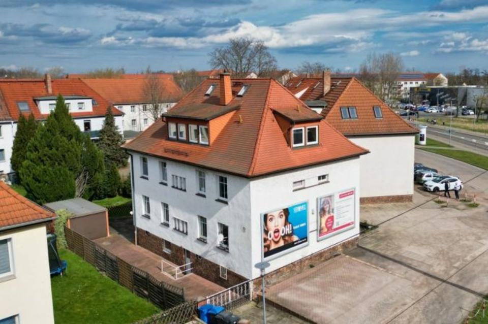 Thumbnail-Mehrfamilienhaus mit Gewerbeeinheit und Entwicklungspotenzial – M