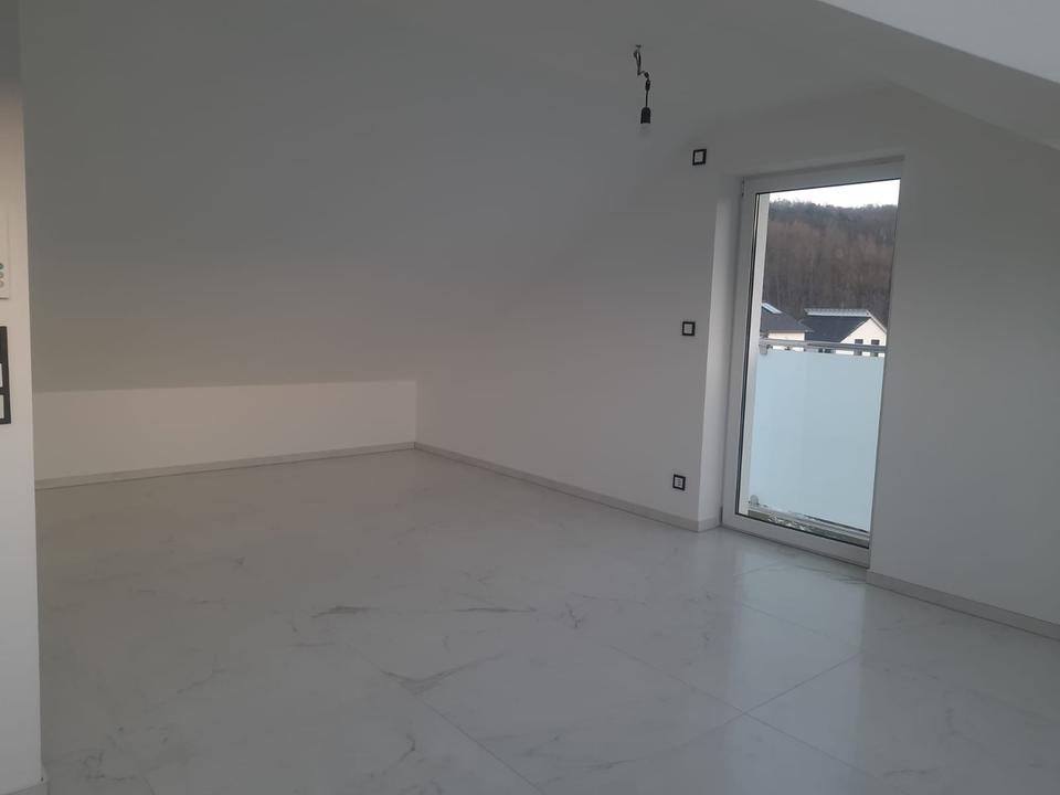 Thumbnail-Helle 2ZKB Dachgeschosswohnung mit traumhafter Aussicht