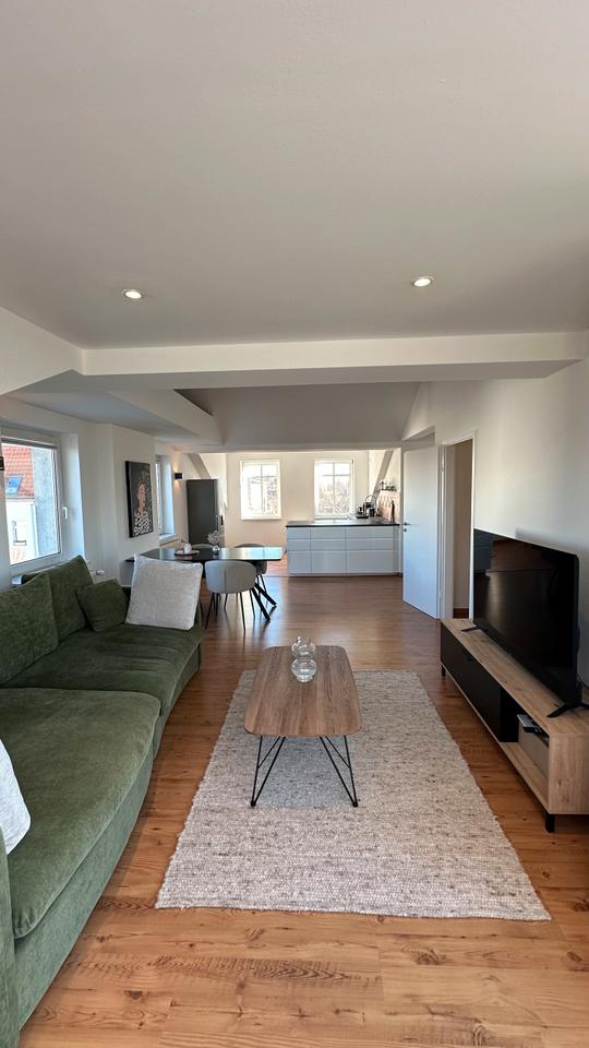 Thumbnail-Exklusive voll möblierte 2-Zimmer-Dachgeschosswohnung mit Balkon